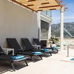 Apartments Sandra Solitudo I