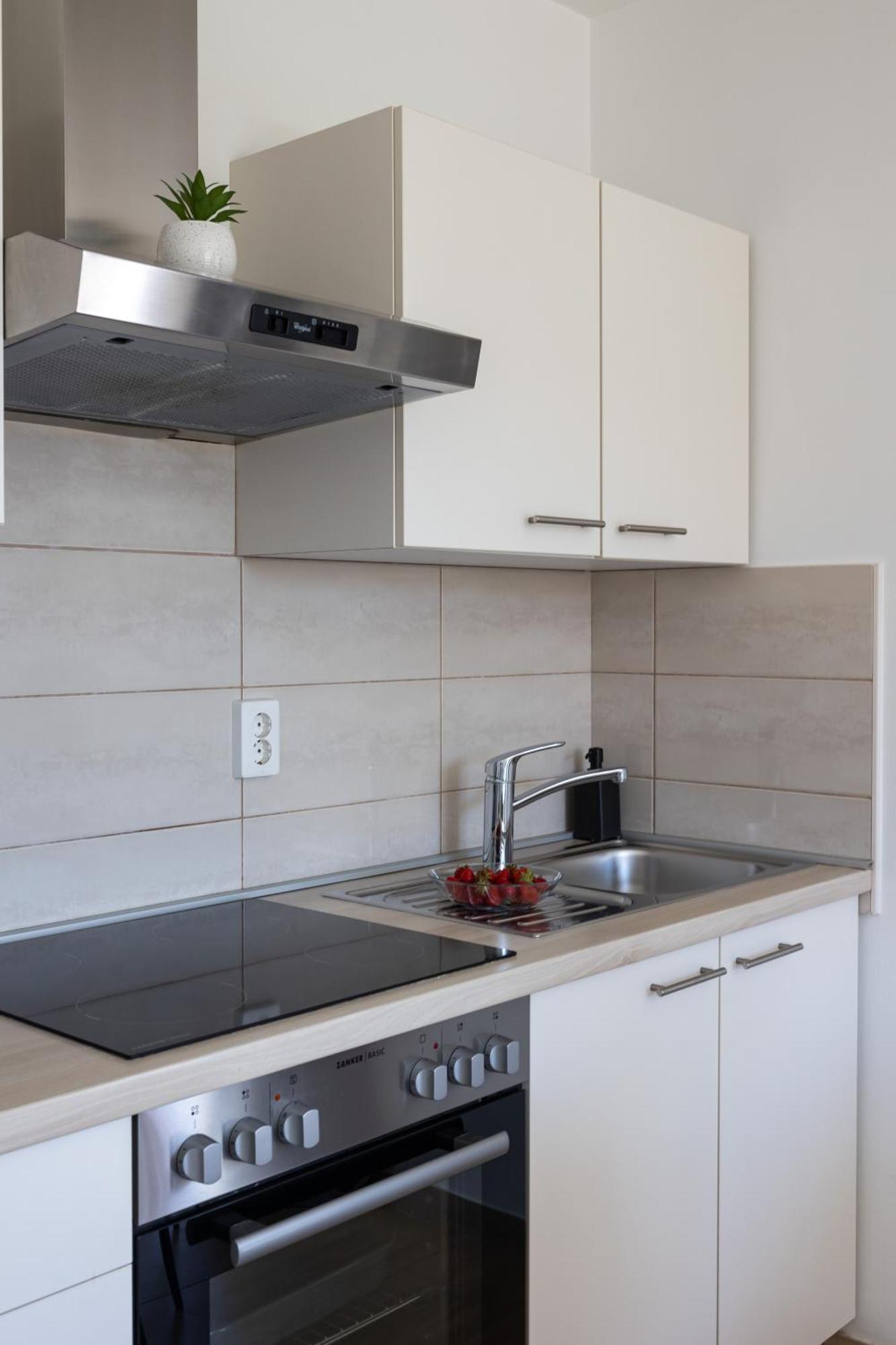 Apartment Sandra Solitudo I *